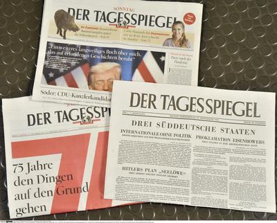Feature / Symbol: 75 Jahre Tagesspiegel 11/20 thg Erste Ausgabe des Tagesspiegel vom 27. September 1945, aktuelle Ausgab-stock-foto