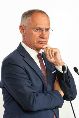 20250811 Pressekonferenz der Innenminister zum Thema Jahresbilanz 2024 zum Kriminalitaetsfeld Sozialleistungsbetrug-stock-foto