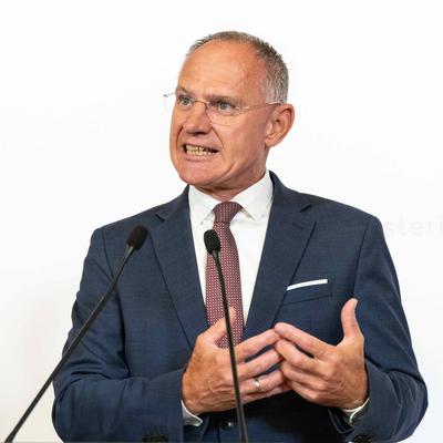 20250811 Pressekonferenz der Innenminister zum Thema Jahresbilanz 2024 zum Kriminalitaetsfeld Sozialleistungsbetrug-stock-foto