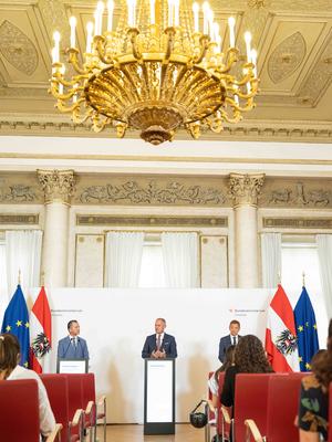20250811 Pressekonferenz der Innenminister zum Thema Jahresbilanz 2024 zum Kriminalitaetsfeld Sozialleistungsbetrug-stock-foto