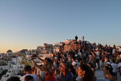 Tourism back on track in the Greek island of Santorini but numbers are declining-stock-foto