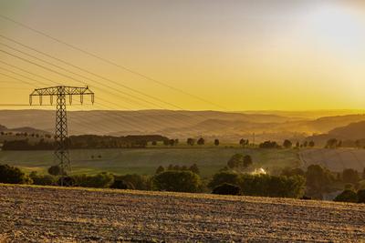 Temperaturen von weit ?ber 30 Grad erwartet ? Nach niederschlagsreichem Juli, Sonne satt derzeit bundesweit ? Landwirte k?nnen ihre Ernte einfahren-stock-foto