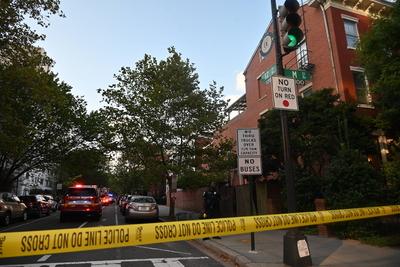 Man shot multiple times on 1200 block of 12th street northwest hours after trumps presser on crime in washington dc-stock-foto