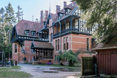 Museum und Jagdschloss Gelbensande - 02.10.2022: Symbolbild: Schl?sser, Monarchie - Das Jagdschloss Gelbensande (Foto) g-stock-foto