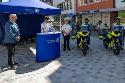 Bayerische Polizei startet Pilotprojekt mit vollelektrischen Motorr?dern, N?rnberg, 12.082.2025-stock-foto