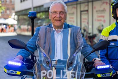 Bayerische Polizei startet Pilotprojekt mit vollelektrischen Motorr?dern, N?rnberg, 12.082.2025-stock-foto