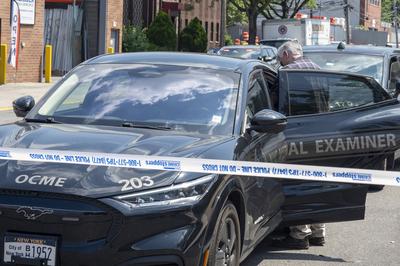 Three people are dead after a car crashed in queens, new york, usa - 12 aug 2025-stock-foto
