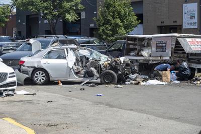 Three people are dead after a car crashed in queens, new york, usa - 12 aug 2025-stock-foto