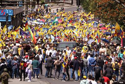 MARCHA CONTRA LA CORTE CONSTITUCIONAL-stock-foto
