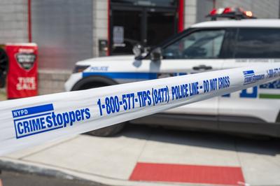 Three people are dead after a car crashed in queens, new york, usa - 12 aug 2025-stock-foto