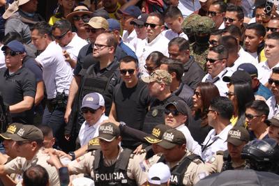 MARCHA CONTRA LA CORTE CONSTITUCIONAL-stock-foto