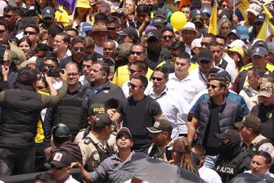 MARCHA CONTRA LA CORTE CONSTITUCIONAL-stock-foto