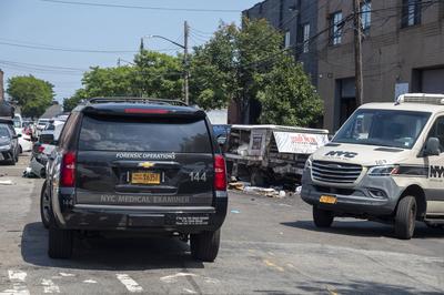 Three people are dead after a car crashed in queens, new york, usa - 12 aug 2025-stock-foto