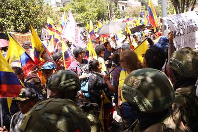 MARCHA CONTRA LA CORTE CONSTITUCIONAL-stock-foto