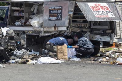 Three people are dead after a car crashed in queens, new york, usa - 12 aug 2025-stock-foto