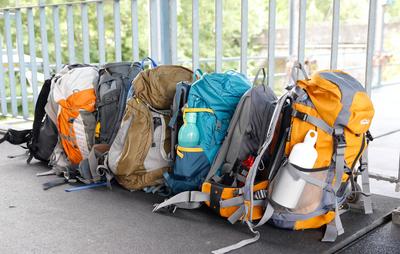 Foto Manuel Geisser 20.6.2020 Sattel Hochstuckli (SZ) : Wanderrucks?cke Symbolbild Tourismus Sattel Hochstuckli *** Pho-stock-foto