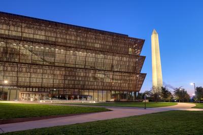 Washington Monument and African American History Museum Washington, D.C. - October 13th, 2021: The Washington Monument a-stock-foto