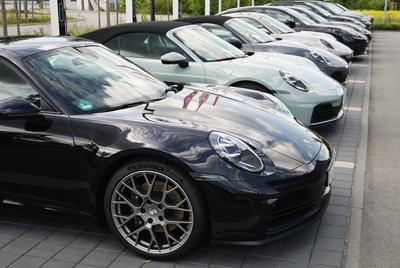 Die Porsche AG ist ein deutscher Kraftfahrzeughersteller mit Sitz in Stuttgart - Zuffenhausen. Ursprung des Unternehmens-stock-foto