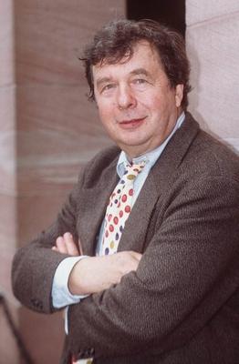 Hellmuth Karasek 10 94 pp Mann Journalismus Autor Kultur Literatur Fernsehen Moderation hoch halb du-stock-foto