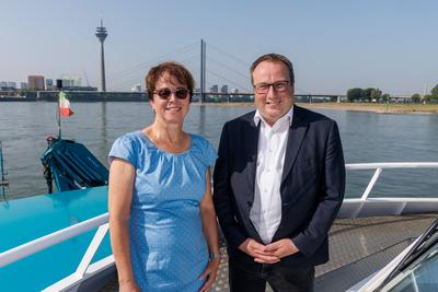 Mikroplastik im Rhein-stock-foto