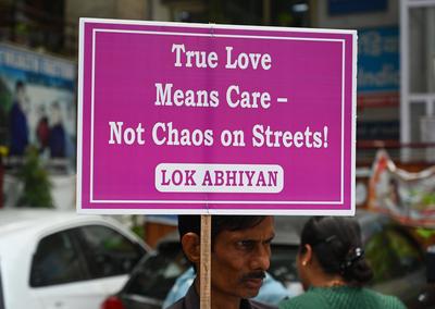 BJP Leader Vijay Goel Leads RWAs Rally Thanks SC For Order On Stray Dogs-stock-foto