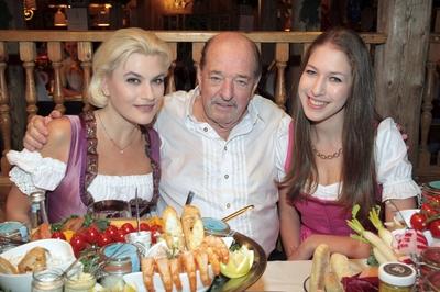 Ralph Siegel mit Frau Kriemhild und Tochter Alana im Festzelt K?fers Wiesn Sch?nke beim Oktoberfest 2013 auf der Theres-stock-foto