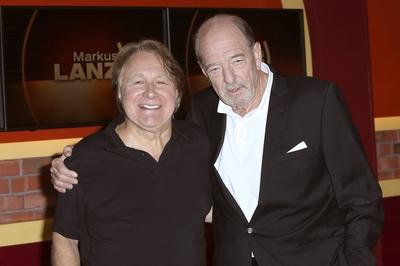 Peter Urban und Ralph Siegel bei der Aufzeichnung der ZDF-Talkshow Markus Lanz im Studio Stahltwiete. Hamburg, 09.09.20-stock-foto