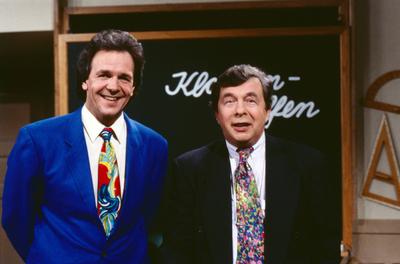KLASSENTREFFEN Klassentreffen, Erinnerungen an die Schulzeit, ZDF Sendung, Deutschland, 1994, Bild: Gastgeber Fritz Egne-stock-foto