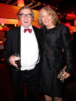 Hellmuth Karasek mit Ehefrau Armgard - Herz f?r Kinder Gala in Berlin am 06.12.2014 Copyright: xJamesxColdreyx-stock-foto