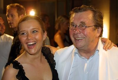 Literaturkritiker Hellmuth Karasek (GER) mit seiner Tochter Laura  anl?sslich der Verleihung des -New Faces Award- in B-stock-foto