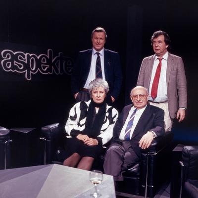 Das literarische Quartett im Rahmen der Kultursendung aspekte mit (hinten): J?rgen Busche, Hellmuth Karasek und vorn: S-stock-foto