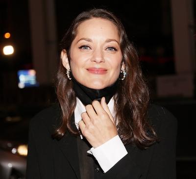 Entertainment Bilder des Tages  EXCLUSIF: Marion Cotillard a sa sortie de la Premiere Bigger than Us au Pathe Opera CELE-stock-foto