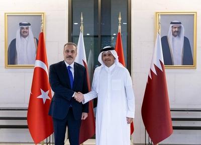 Turkish Foreign Minister, Hakan Fidan, meets with Qatari Prime Minister and Minister of Foreign Affairs, Mohammed bin Abdulrahman Al Thani-stock-foto