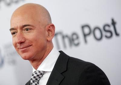 WASHINGTON, D.C. DECEMBER 14: Jeff Bezos at the premiere of The Post on December 14, 2017, in Washington, DC. PUBLICATI-stock-foto