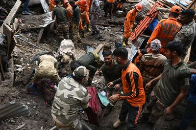 60 Dead In Kishtwar Cloudburst; Rescue Operations Intensify As Dozens Remain Missing-stock-foto