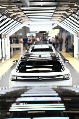 Volkswagen liefert 1,5-millionsten ID aus.-stock-foto