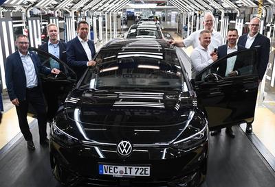 Volkswagen liefert 1,5-millionsten ID aus.-stock-foto