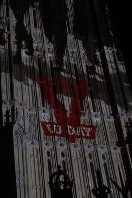 Landmarks Illuminated for VJ Day 80 Celebrations-stock-foto