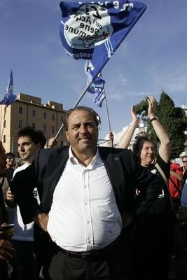 Bildnummer: 55453085  Datum: 13.06.2011  Copyright: imago/Anan SesaANTONIO DI PIETRO Roma 13/06/2011 Celebration in Rome for the exit of the 4 referendums, two about water, one about nuclear energy, and one about the possibility of the President of Repubblic, Senate, Lower Chamber and Prime Minister to avoid to go to the Court of Law because of their istitutional engagements. PUBLICATIONxNOTxINxITAxFRA Politik Gesellschaft Feier Referendum Abstimmung Anti Atombewegung Atomkraftgegener Atom Bewegung Kernkraft Gegner xdp 2011 hoch premiumd o0 kruxBildnummer 55453085 Date 13 06 2011 Copyright Imago Anan Sesa Antonio Tue Pietro Roma 13 06 2011 Celebration in Rome for The Exit of The 4 Referendum Two About Water One About Nuclear Energy and One About The possibility of The President of Repubblic Senate Lower Chamber and Prime Ministers to avoid to Go to The Court of Law because of their istitutional Commitment PUBLICATIONxNOTxINxITAxFRA politics Society Celebrations Referendum Vote Anti Nuclear movement  Atom Movement Nuclear power Opponents XDP 2011 vertical premiumd o0 crux-stock-foto