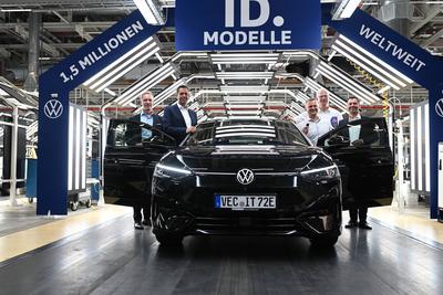 Volkswagen liefert 1,5-millionsten ID aus.-stock-foto