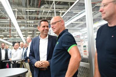 Volkswagen liefert 1,5-millionsten ID aus.-stock-foto