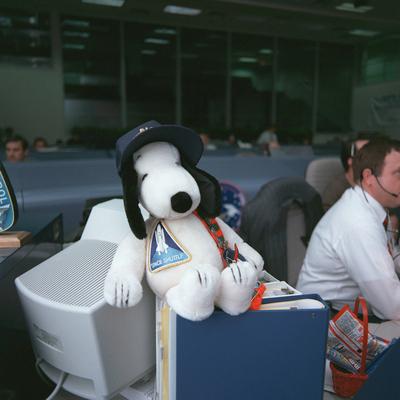 JSC2000-01580 (22 February 2000) --- Snoopy, who has had a long history with the astronauts and Houston s Mission Contro-stock-foto