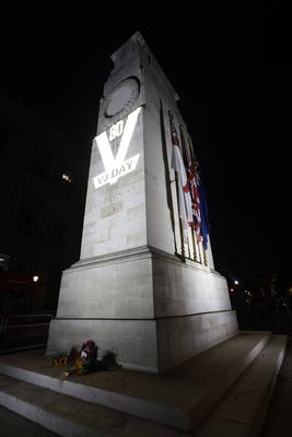 Landmarks Illuminated for VJ Day 80 Celebrations-stock-foto