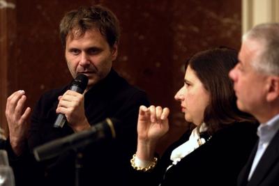 Bildnummer: 54476186  Datum: 10.10.2005  Copyright: imago/gezettliteraturWERKstatt berlin Veranstaltung der - literaturWERKstatt berlin - im Berliner Rathaus Wunder der Demokratie oder Die Zust?ndigkeit von Prosa in unserer Zeit, Teil 1. Podium: Michael Schindhelm (li.) Generaldirektor der Stiftung Oper in Berlin und Schriftsteller, Sibylle Lewitscharoff (Mitte), Schriftstellerin und Matthias Politycki (re.), Schriftsteller kultur people literatur kbdig xo0x 2005 quer Schriftsteller Poet Dichter Kulture Culture writer writing Author Persoenlichkeit Literatur  AutorBildnummer 54476186 Date 10 10 2005 Copyright Imago  LiteraturWERKstatt Berlin Event the LiteraturWERKstatt Berlin in Berlin City Hall Wonder the Democracy Or the Competence from Prose in We Time Part 1 Podium Michael Schindhelm left Director General the Foundation Opera in Berlin and Writer Sibylle Lewitscharoff centre Writer and Matthias Politycki right Writer Culture Celebrities Literature Kbdig xo0x 2005 horizontal Writer Poet Poet Kulture Culture Writer Writing author Personality Literature Author-stock-foto