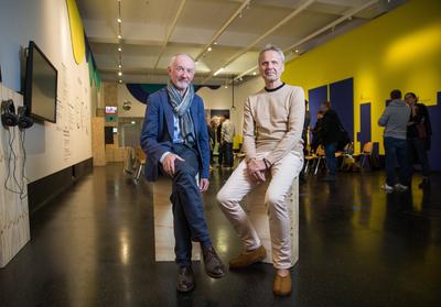 Showroom Kulturhauptstadtbewerbung im Hygienemuseum. V.l.:Prof. Klaus Vogel, Michael Schindhelm. *** Showroom Capital of-stock-foto