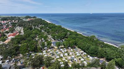 MV++Campingpark K?hlungsborn++ K?hlungsborn, Deutschland. Blick auch den Campingpark K?hlungsborn direkt am Strand der O-stock-foto