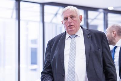 13.11.2023 - NRW-Gesundheitsminister Karl-Josef Laumann (CDU) beim 46. Deutschen Krankenhaustag unter dem Motto Zeitenwe-stock-foto