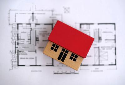 Hausbau GER, 20160614, Symbolbild, Hausbau *** GER house construction, 20160614, symbol image, house construction-stock-foto