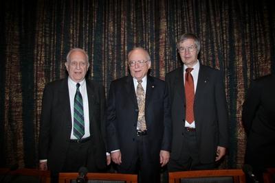 Stockholm 08 12 2005 NOBEL PRICE 2005 John L HALL Roy J GLAUBER Theodor HAENSCH Theodor-stock-foto