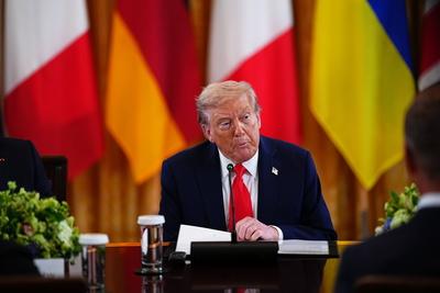 Trump Meets President Zelenskyy of Ukraine and European Leaders-stock-foto